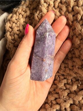 🔮 STUNNING POLISHED PURPLE LEPIDOLITE CRYSTAL TOWER GENERATOR 🔮